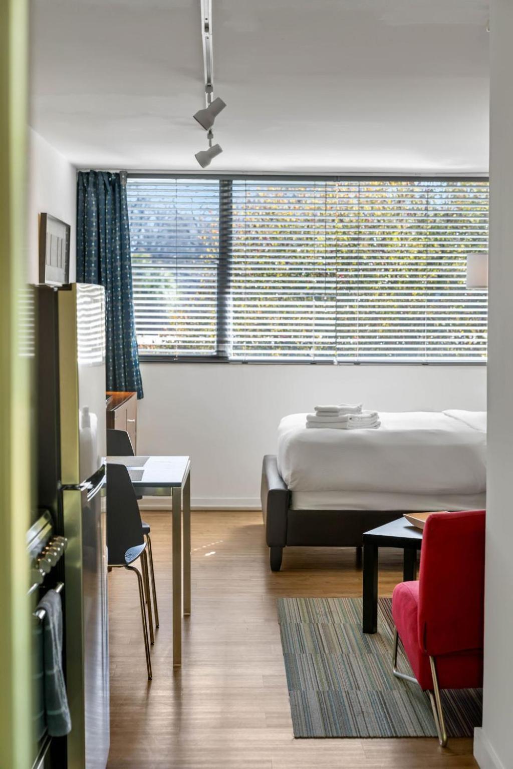 Studios On 25Th By Bca Furnished Apartments أتلانتا الغرفة الصورة